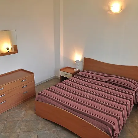 Residenze Mare E Pineta Aparthotel 3*